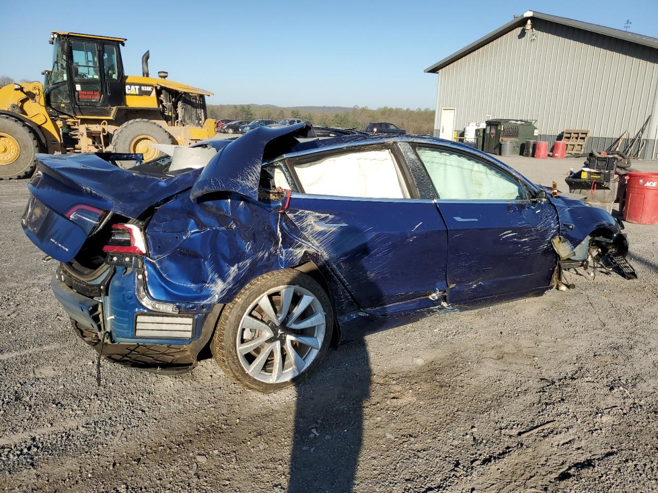 5YJ3E1EB8JF133915 2018 Tesla Model 3