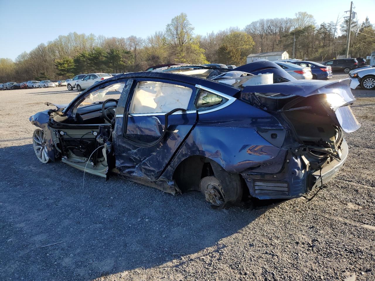 5YJ3E1EB8JF133915 2018 Tesla Model 3