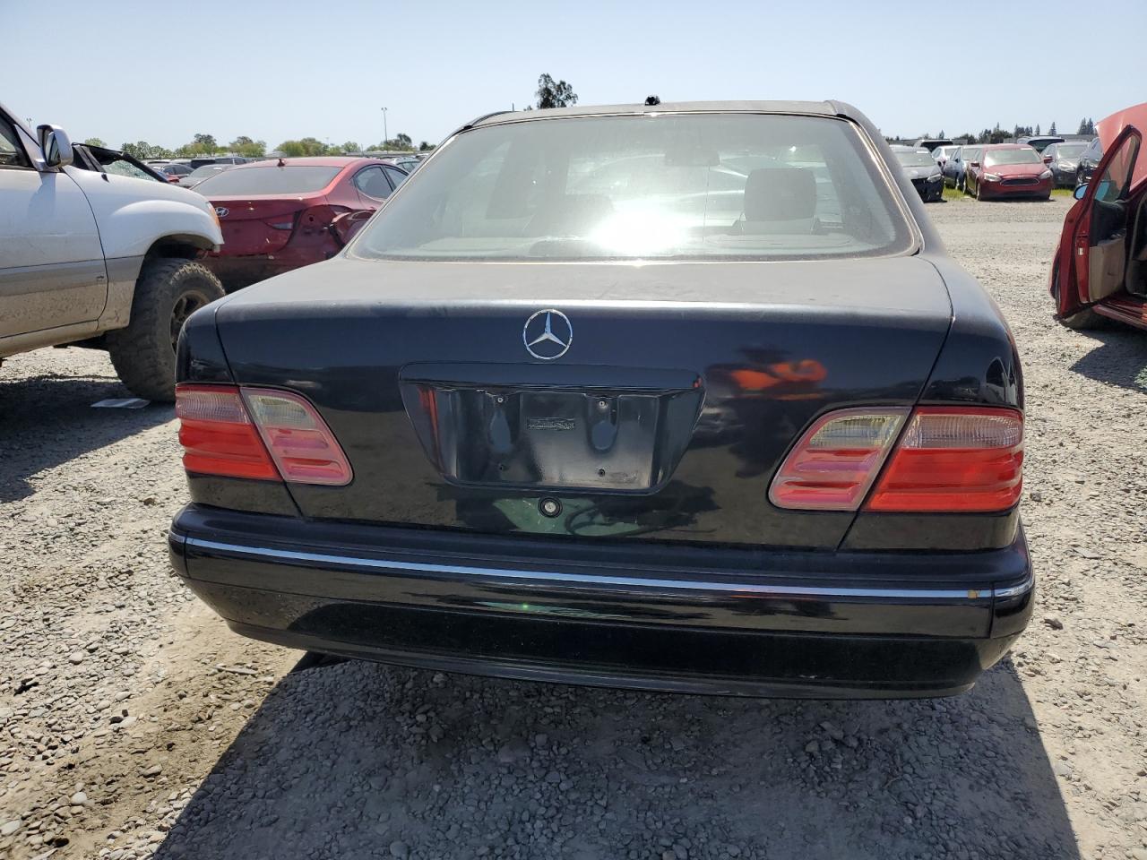 2000 Mercedes-Benz E 320 VIN: WDBJF65J5YB040919 Lot: 75751784