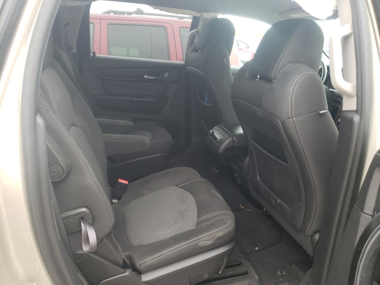 2014 Chevrolet Traverse - Image 11