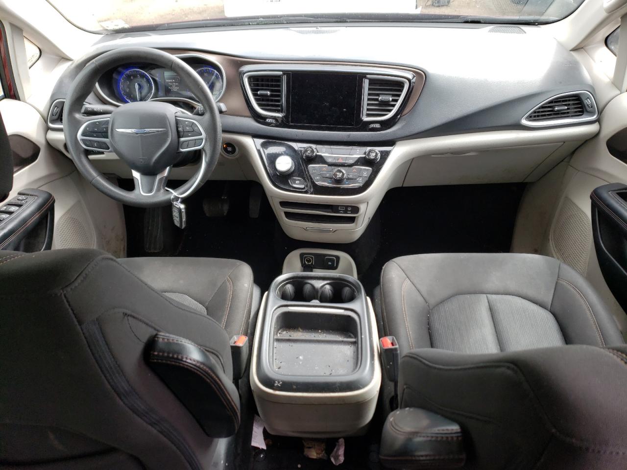 2017 Chrysler Pacifica - Image 8