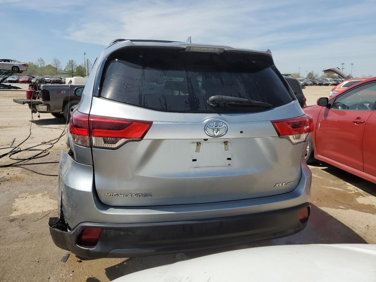 2018 Toyota Highlander Se VIN: 5TDJZRFH8JS858987 Lot: 47100763