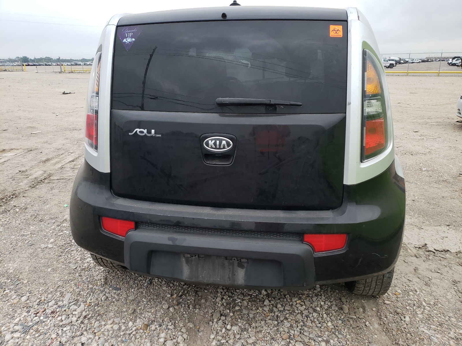 KNDJT2A27B7266942 2011 Kia Soul +