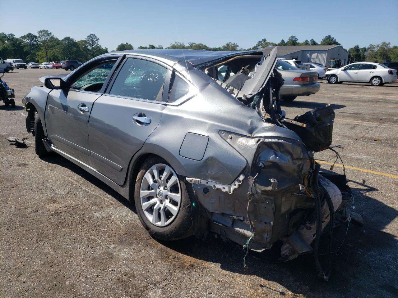 2015 Nissan Altima - Image 2