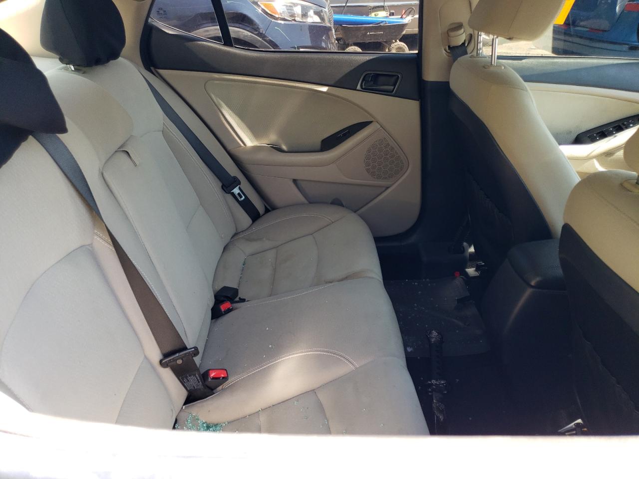 2014 Kia Optima - Image 10