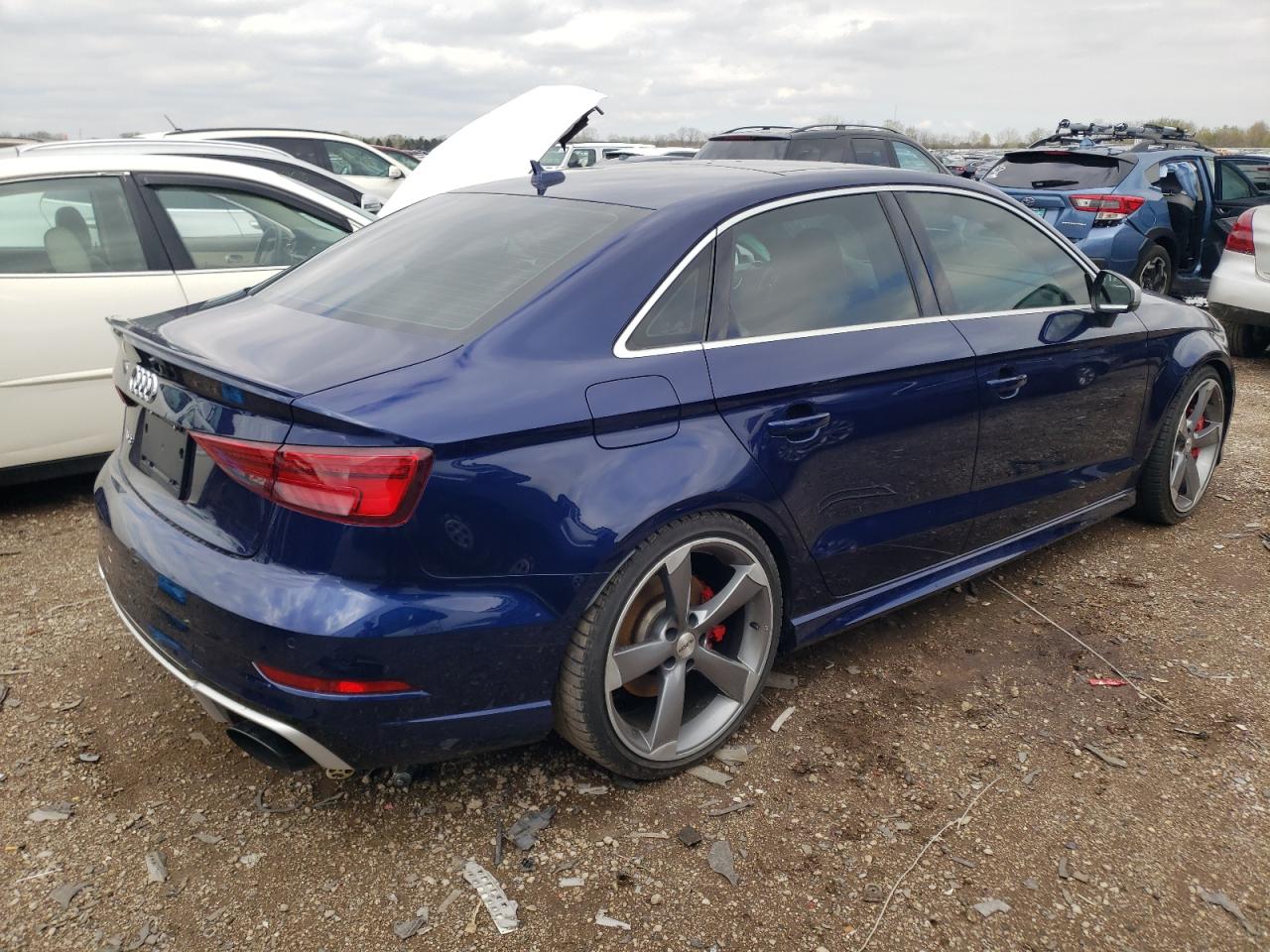 WUABWGFFXJ1906831 2018 Audi Rs3