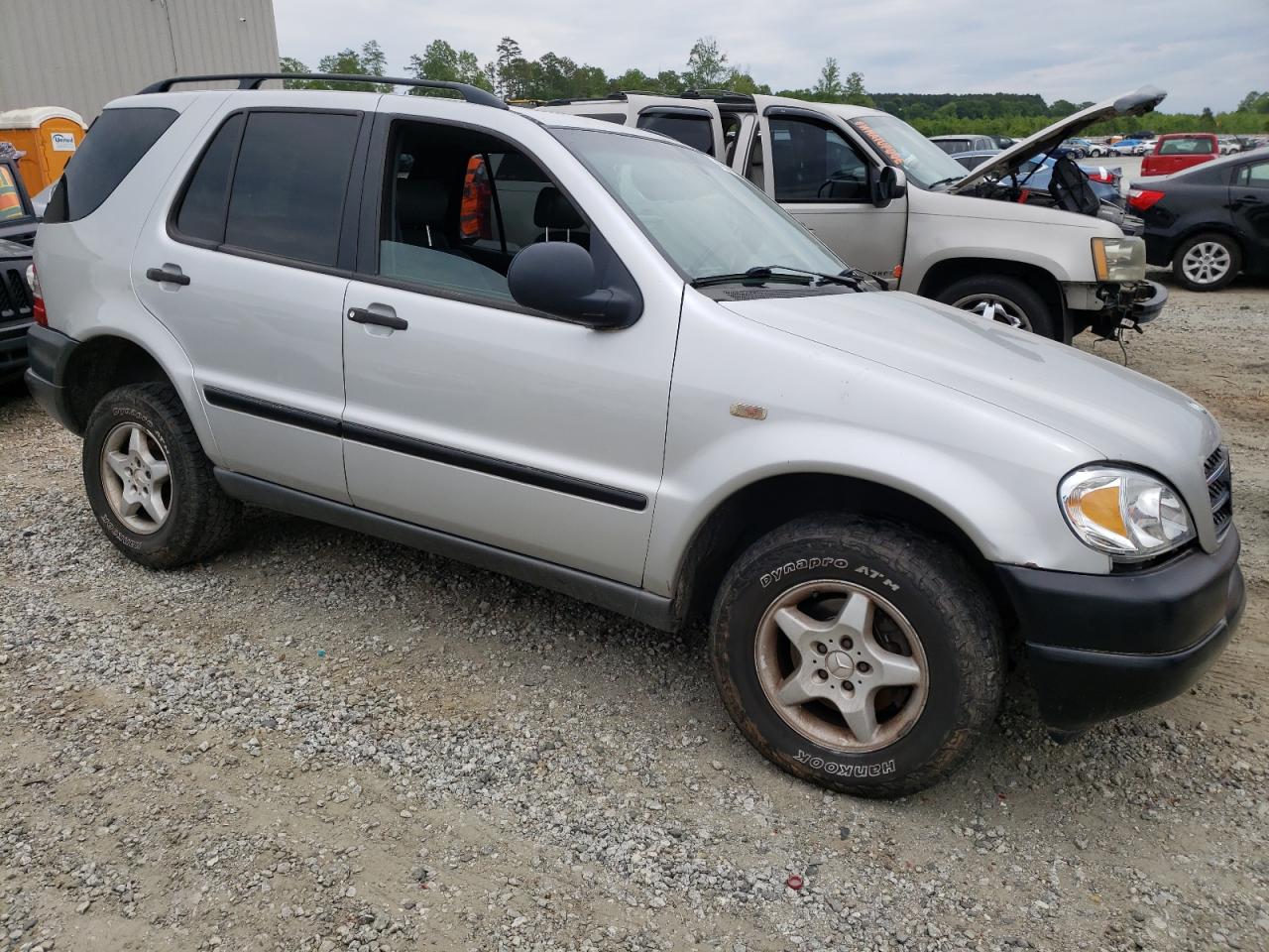 1998 Mercedes-Benz Ml 320 VIN: 4JGAB54E0WA040448 Lot: 49883153