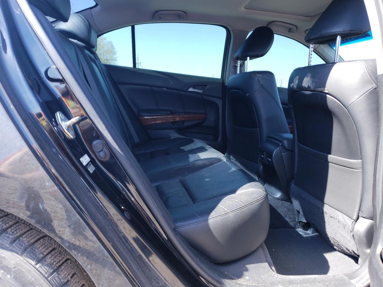 2012 Honda Accord - Image 10