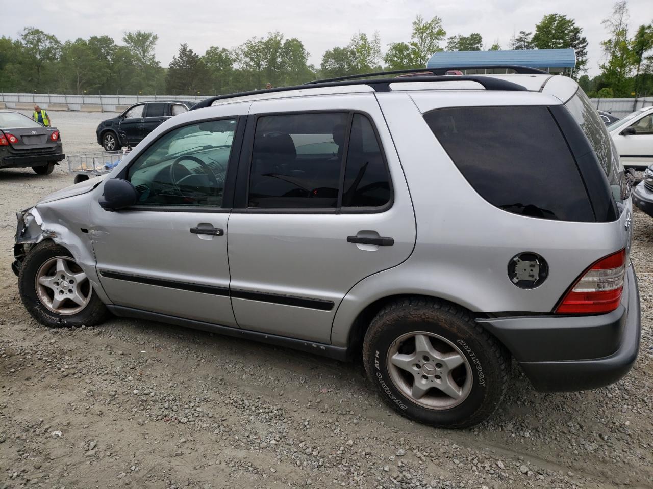 1998 Mercedes-Benz Ml 320 VIN: 4JGAB54E0WA040448 Lot: 49883153
