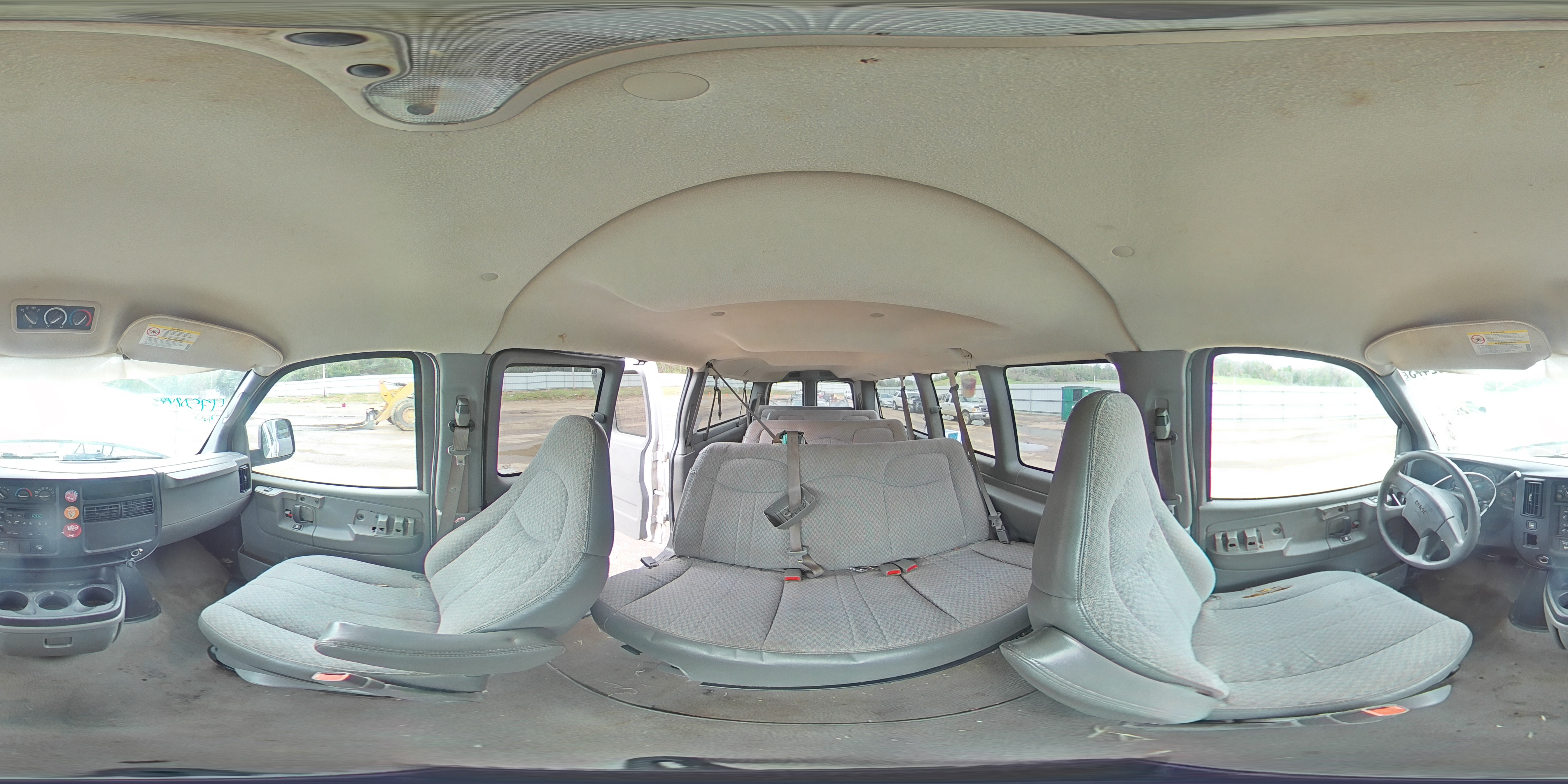 2007 GMC Savana - Image 16