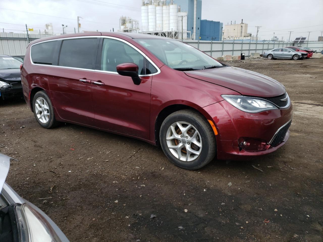 2017 Chrysler Pacifica - Image 4