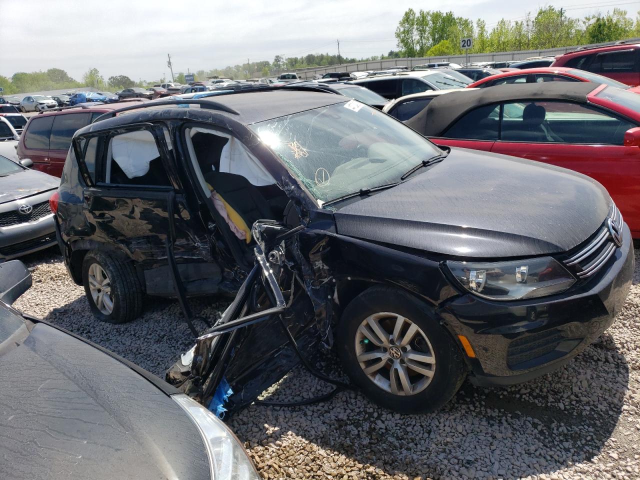 2016 Volkswagen Tiguan - Image 4