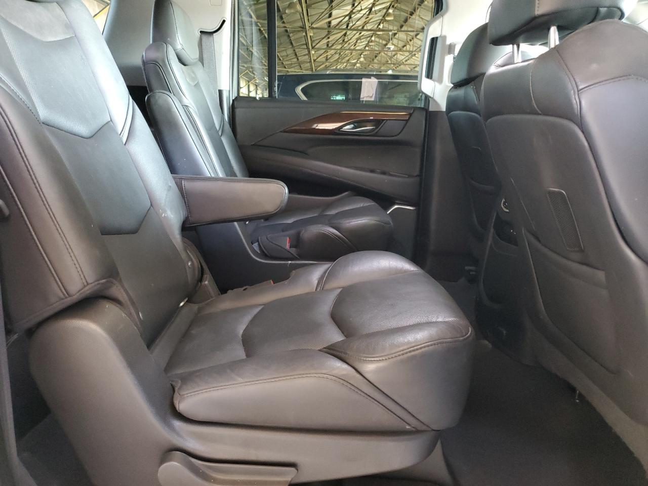 2019 Cadillac Escalade - Image 11