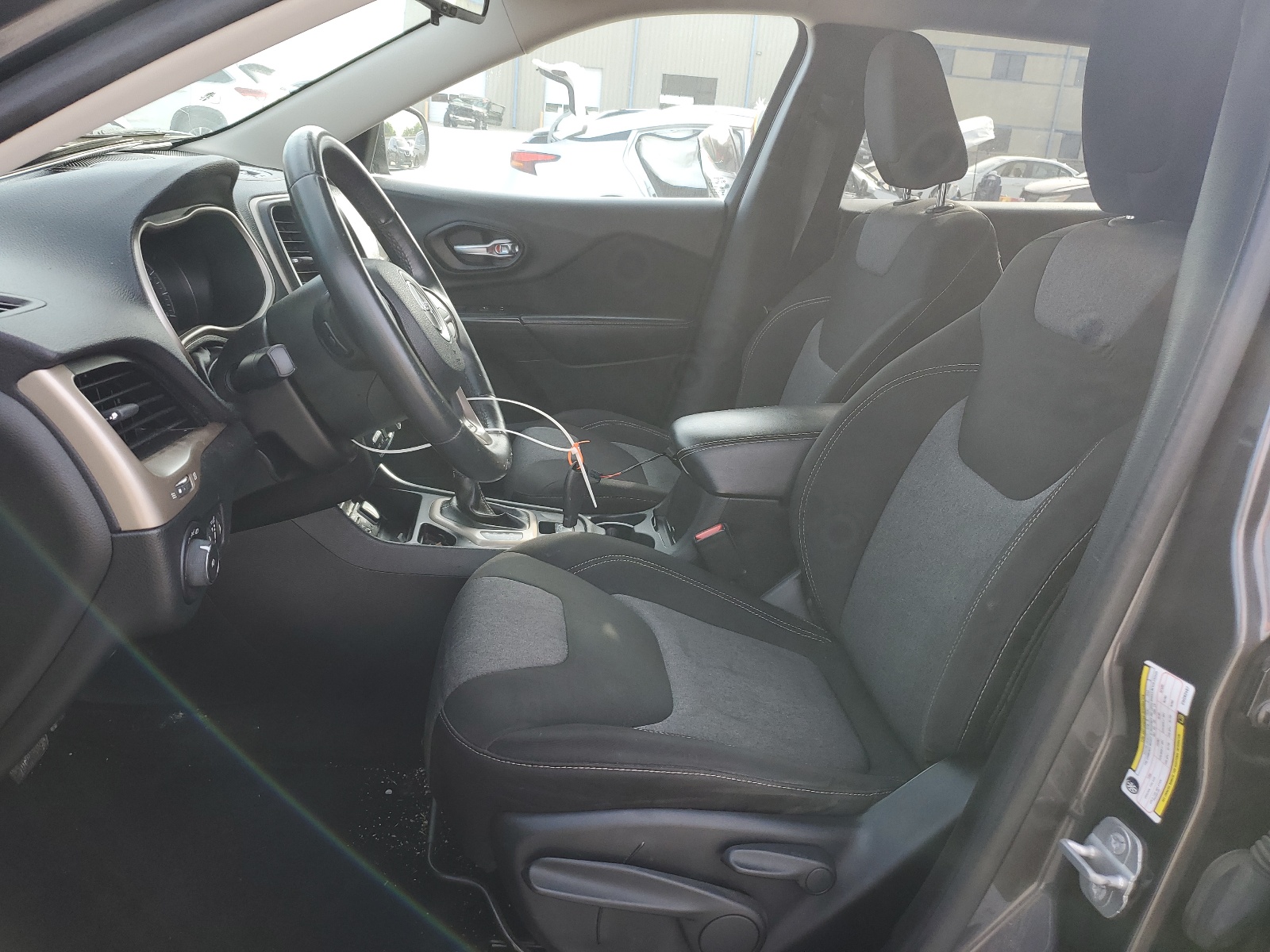 1C4PJLCB4EW262487 2014 Jeep Cherokee Latitude