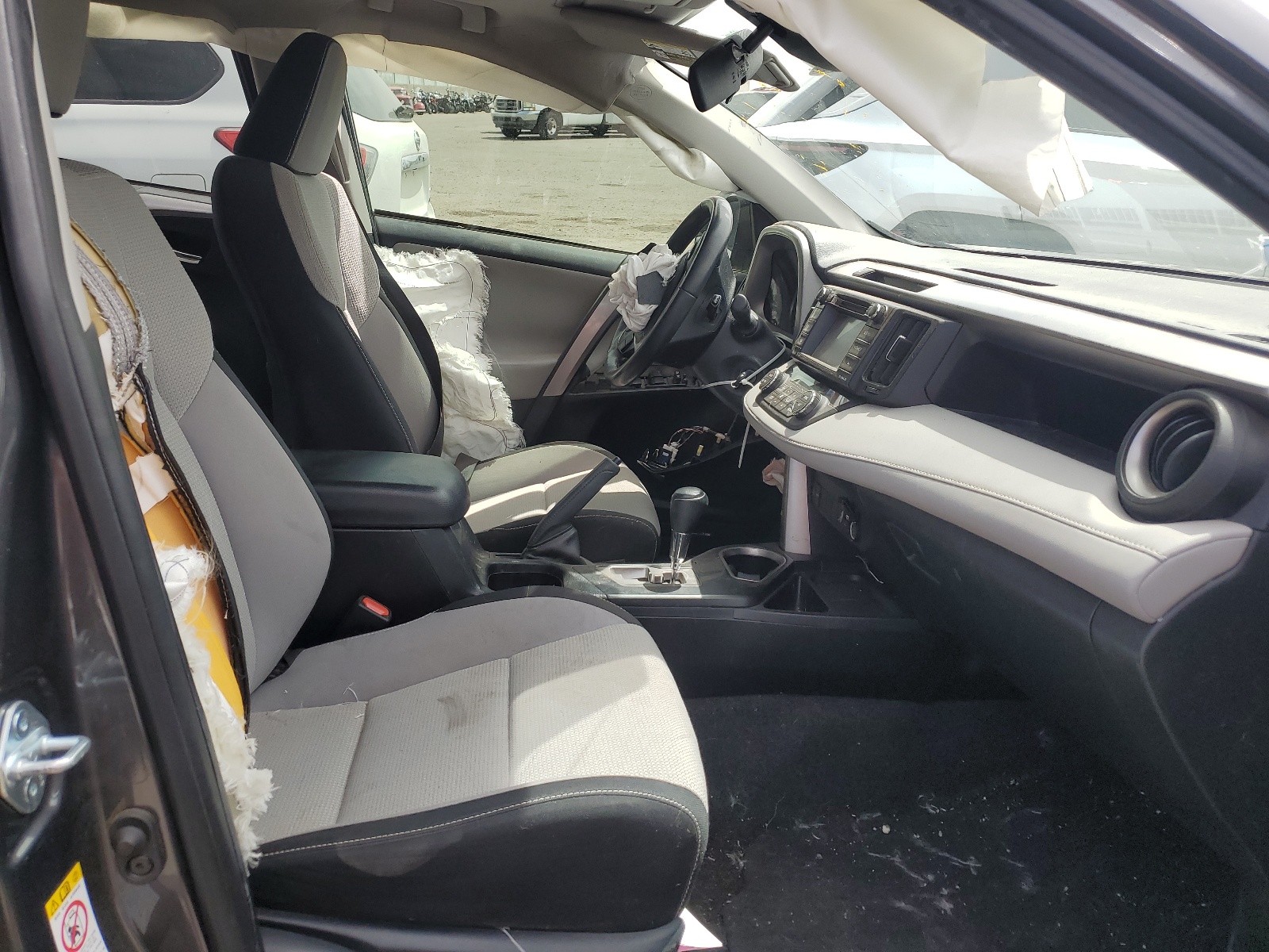 JTMWFREVXHJ110738 2017 Toyota Rav4 Xle