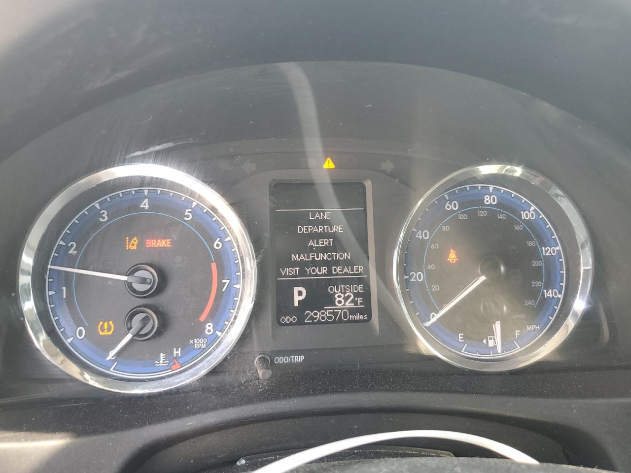 5YFBURHE8HP671628 TOYOTA COROLLA 2017