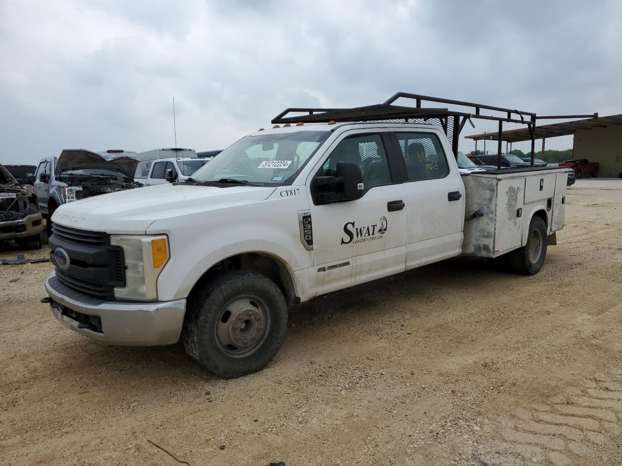 2017 Ford F350 Super Duty for Sale in San Antonio, TX - Rear End