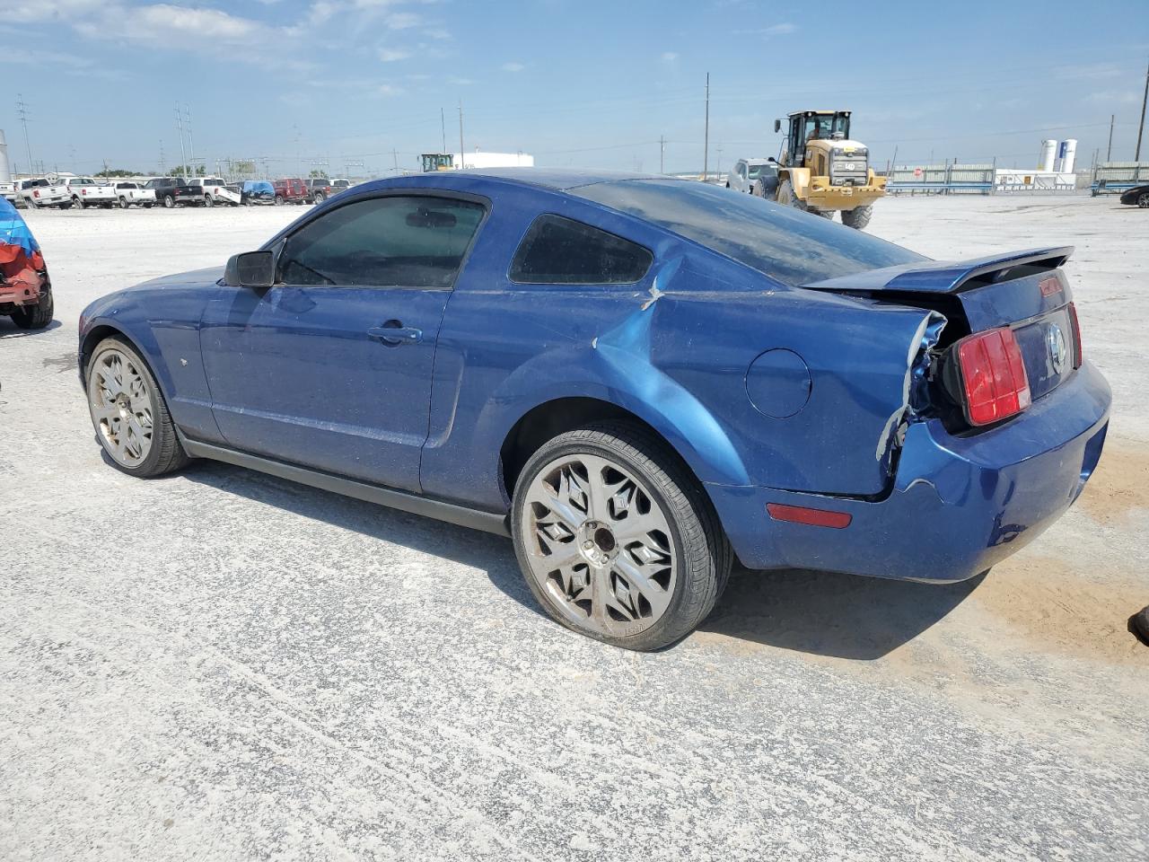 2007 Ford Mustang - Image 2