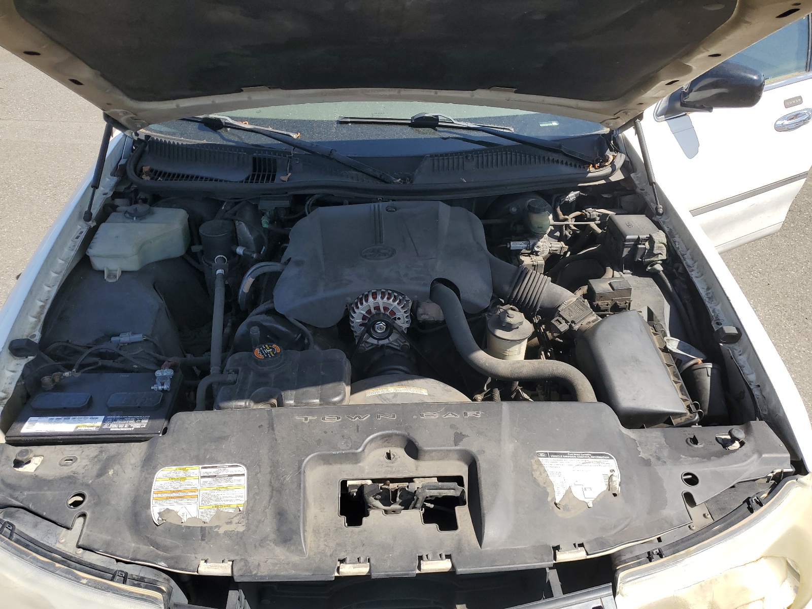 1LNHM82W0XY663230 1999 Lincoln Town Car Signature