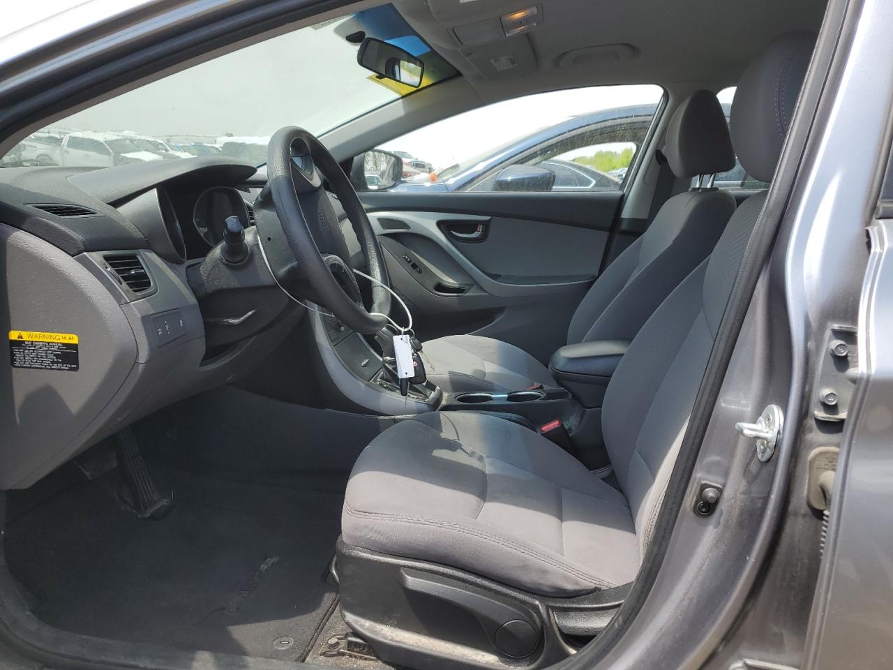 5NPDH4AE6GH746655 2016 Hyundai Elantra Se