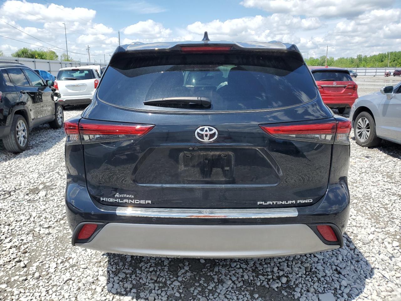 5TDFZRBH8NS169369 2022 Toyota Highlander Platinum