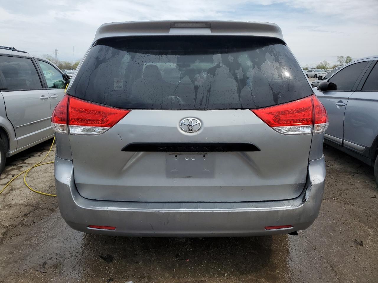 2011 Toyota Sienna Base VIN: 5TDKA3DC8BS005961 Lot: 50683344