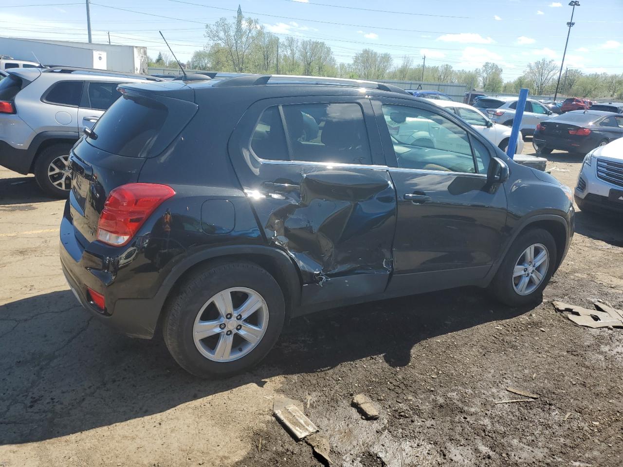 3GNCJLSB3LL230978 CHEVROLET TRAX 2020