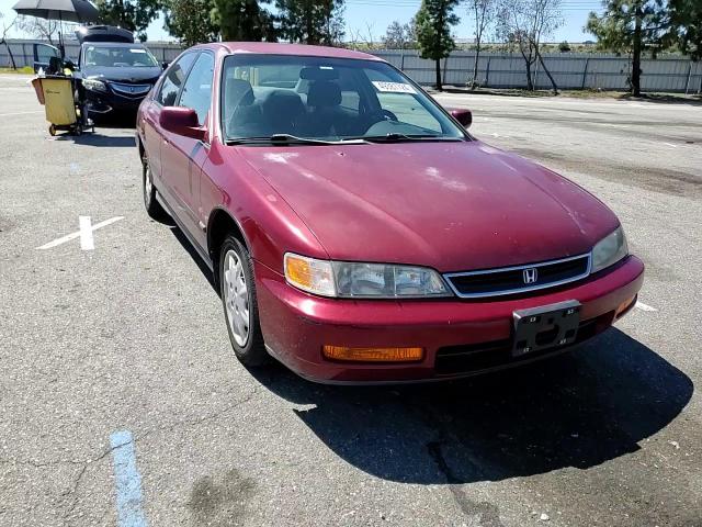 1996 Honda Accord Lx VIN: 1HGCD5639TA050377 Lot: 49387724
