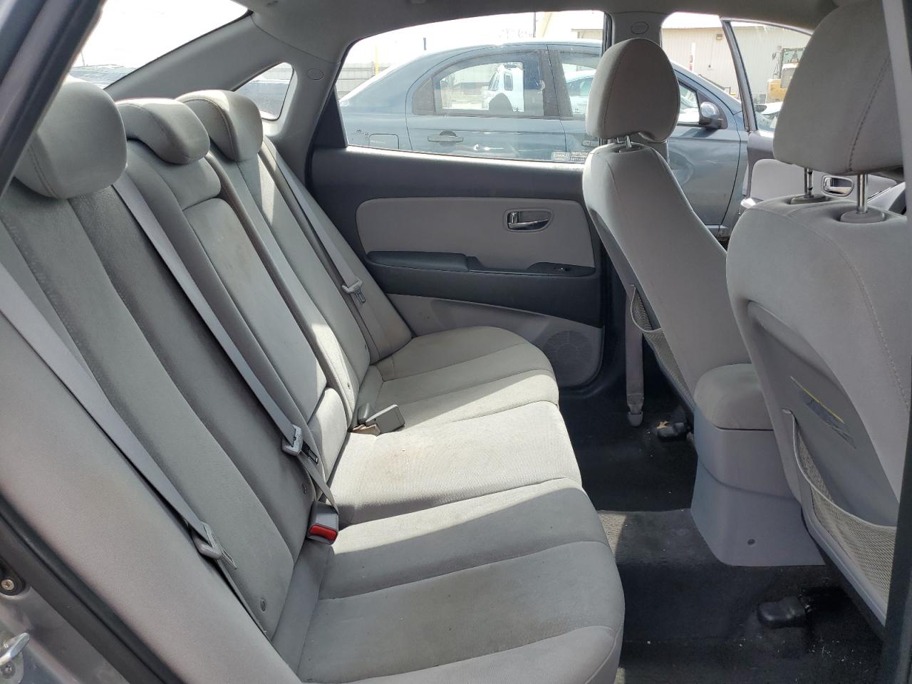 2010 Hyundai Elantra - Image 10