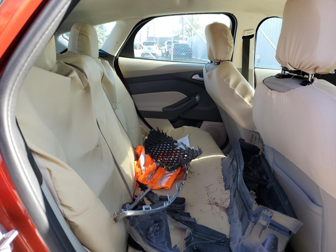 2018 Ford Focus Se VIN: 1FADP3K25JL327125 Lot: 51461954