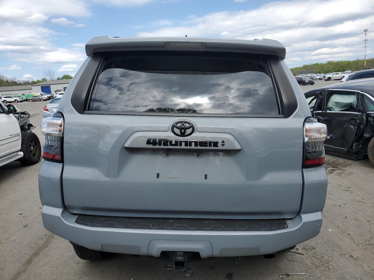 2021 Toyota 4Runner Sr5/Sr5 Premium VIN: JTEBU5JR4M5956593 Lot: 52624184