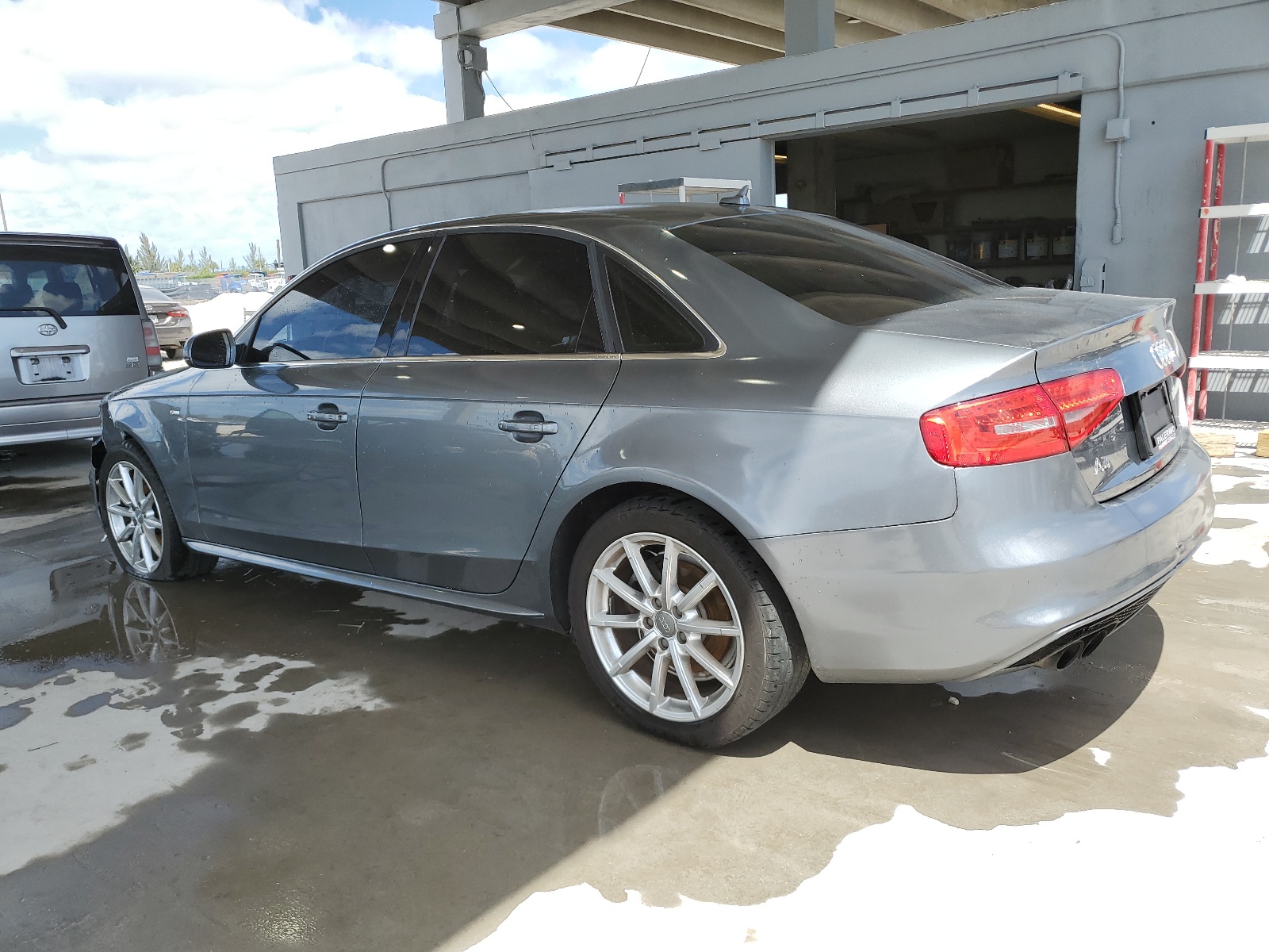 2015 Audi A4 Premium vin: WAUAFAFL5FN014978