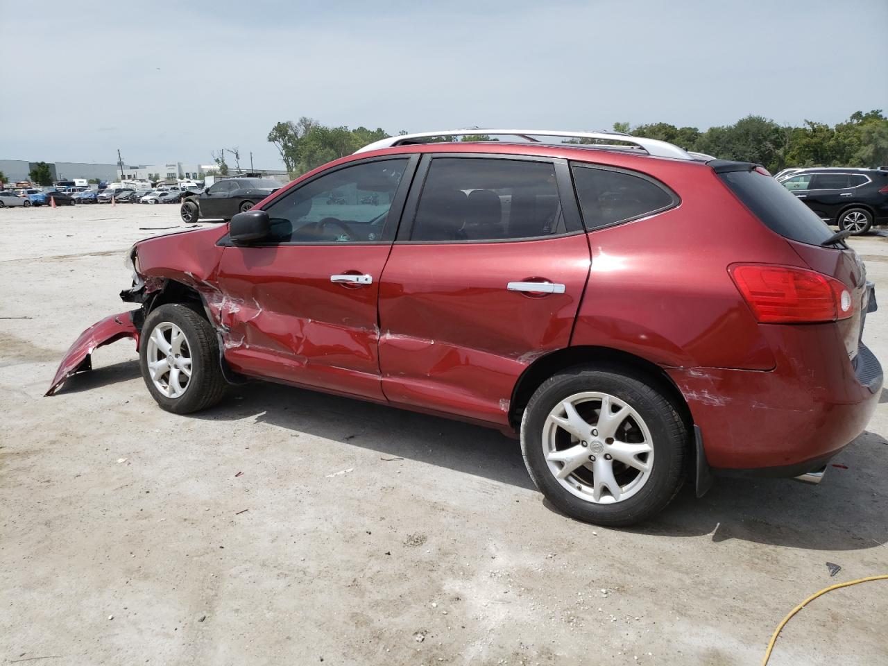 2010 Nissan Rogue - Image 2