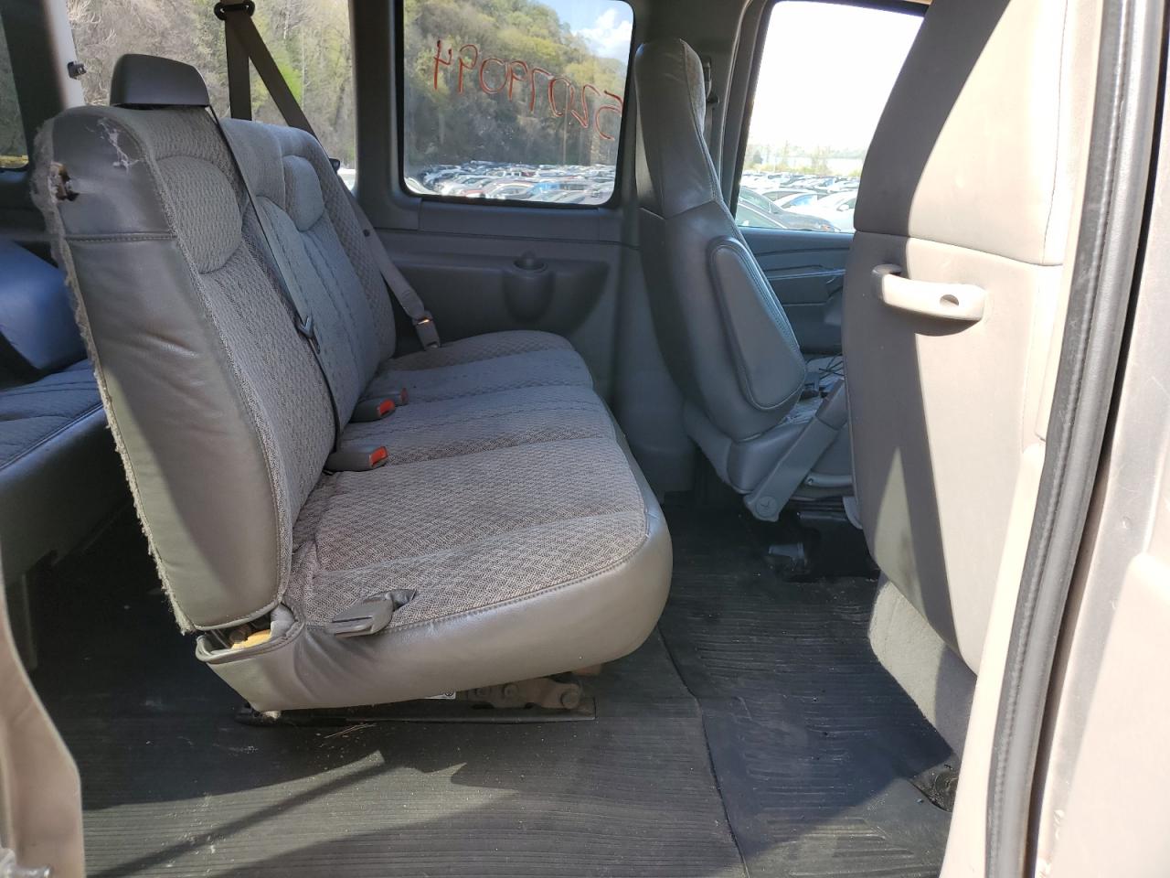 2006 Chevrolet Express G3500 VIN: 1GAHG39UX61138422 Lot: 52079094