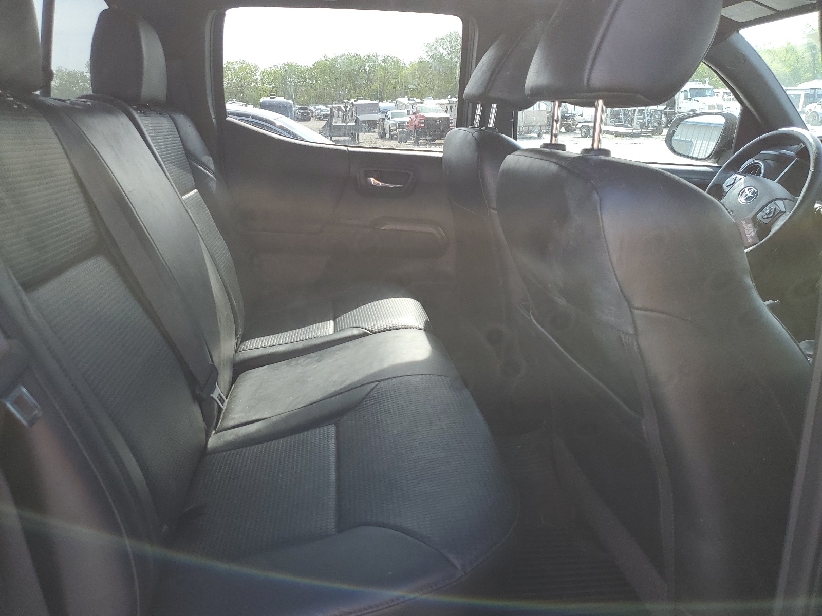 3TMCZ5AN0JM122835 2018 Toyota Tacoma Double Cab