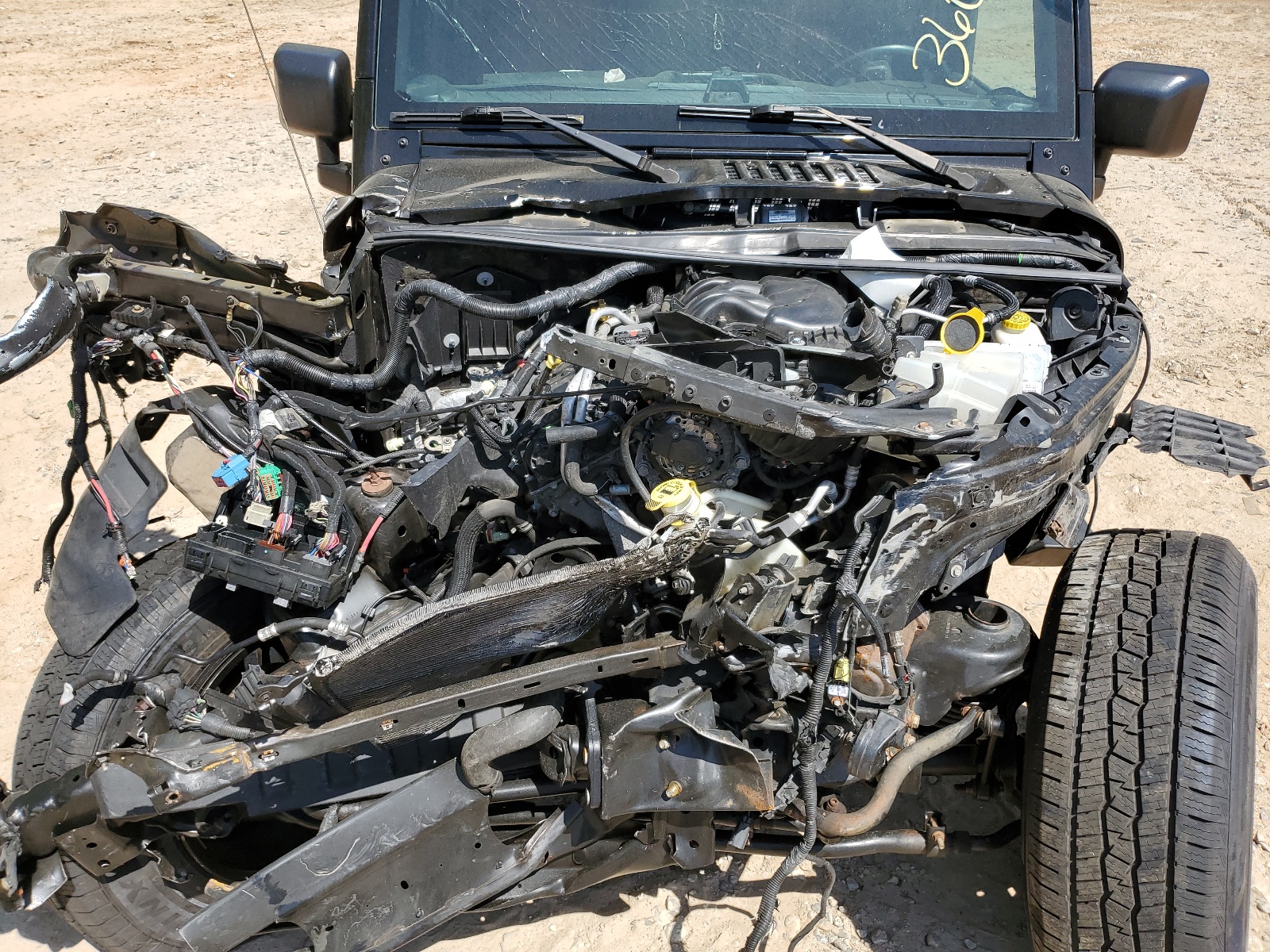 1C4BJWEG2GL125475 2016 Jeep Wrangler Unlimited Sahara