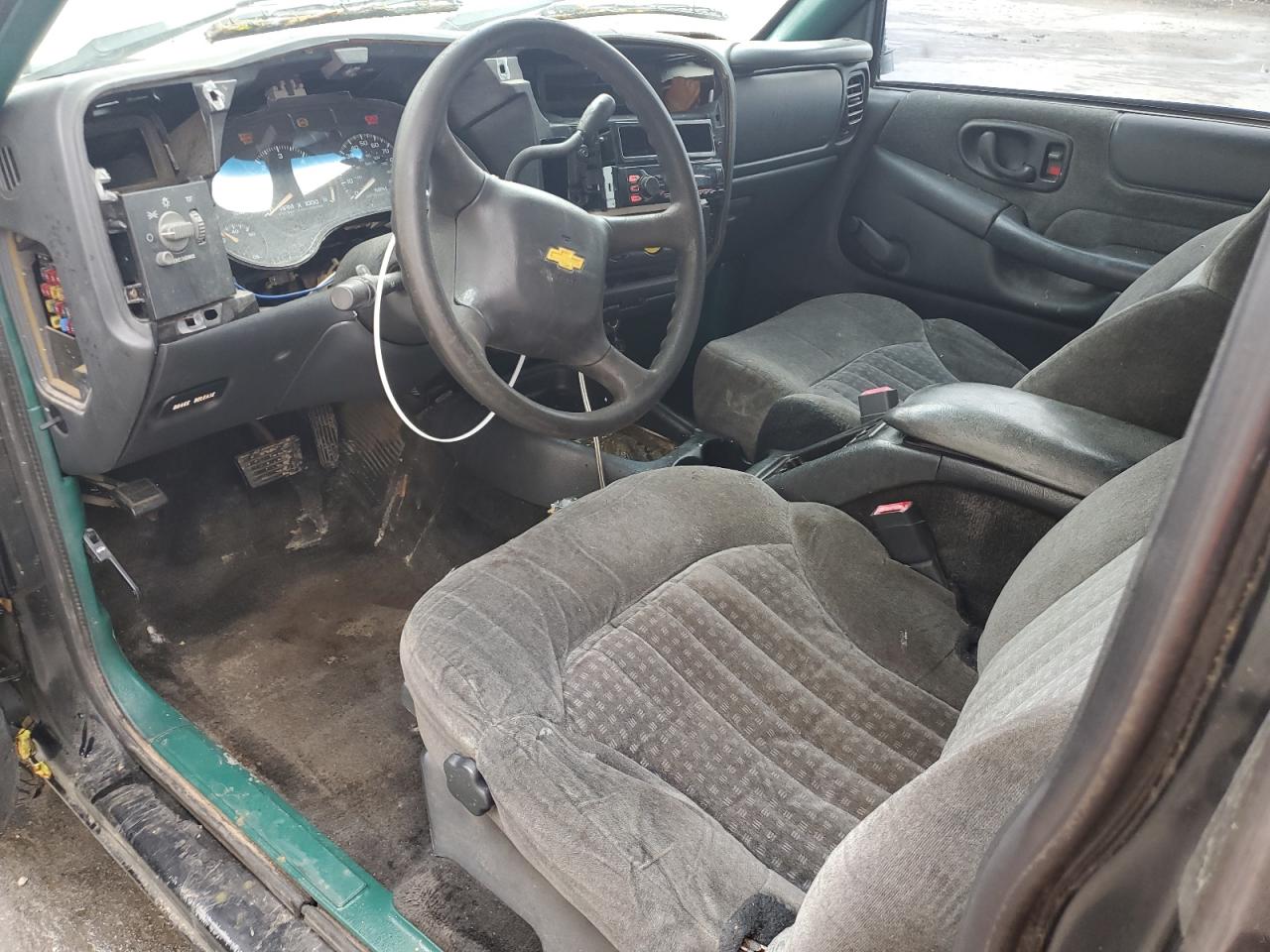 2002 Chevrolet Blazer VIN: 1GNCS18WX2K134115 Lot: 70031785