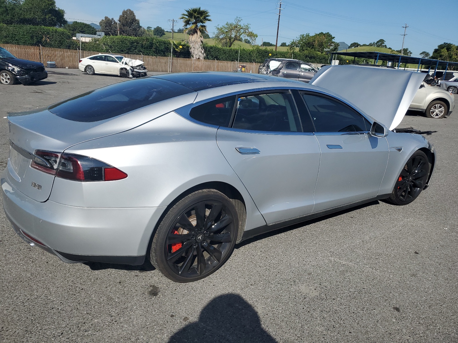 2014 Tesla Model S vin: 5YJSA1H14EFP31824