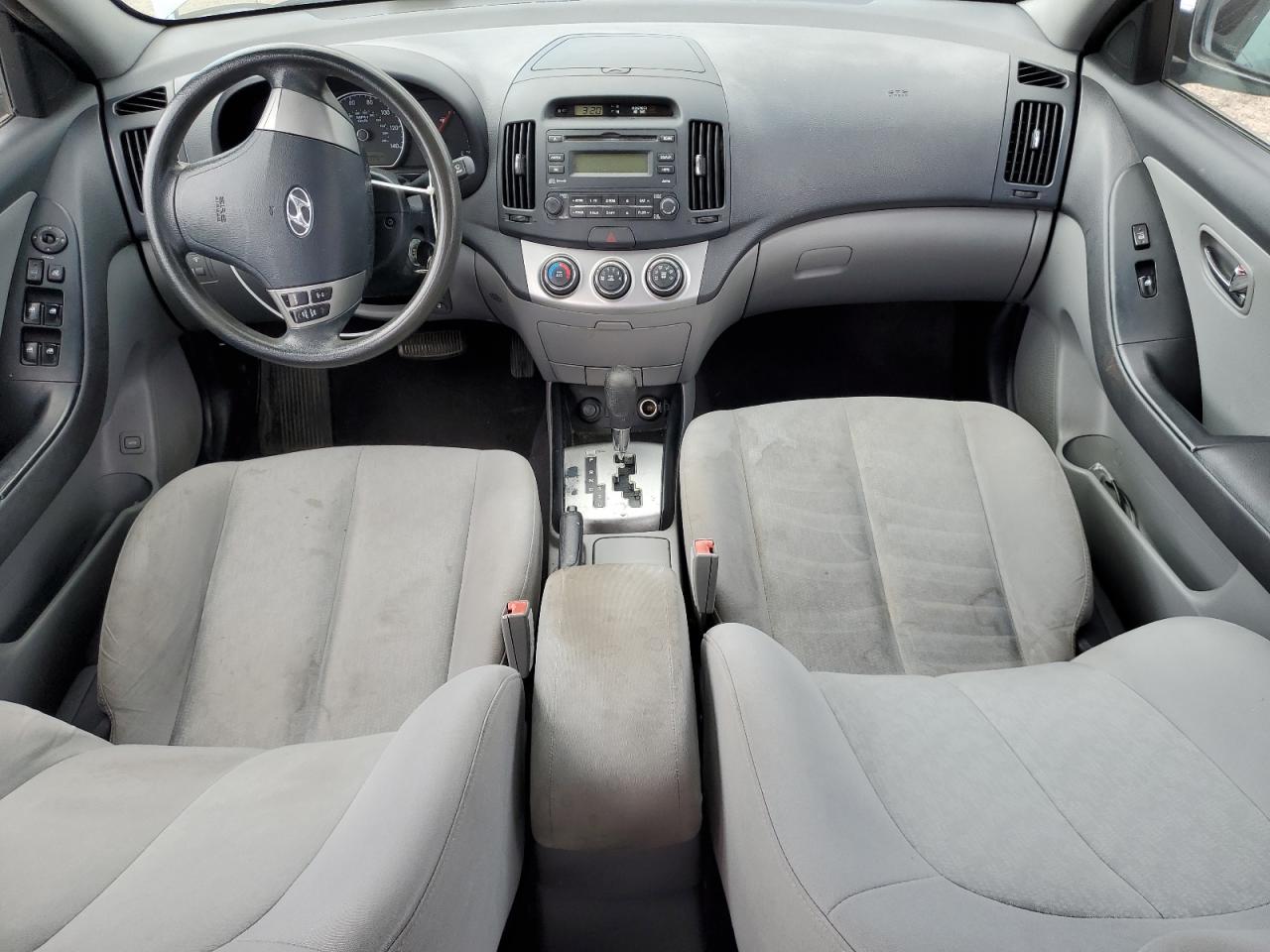 2010 Hyundai Elantra - Image 8