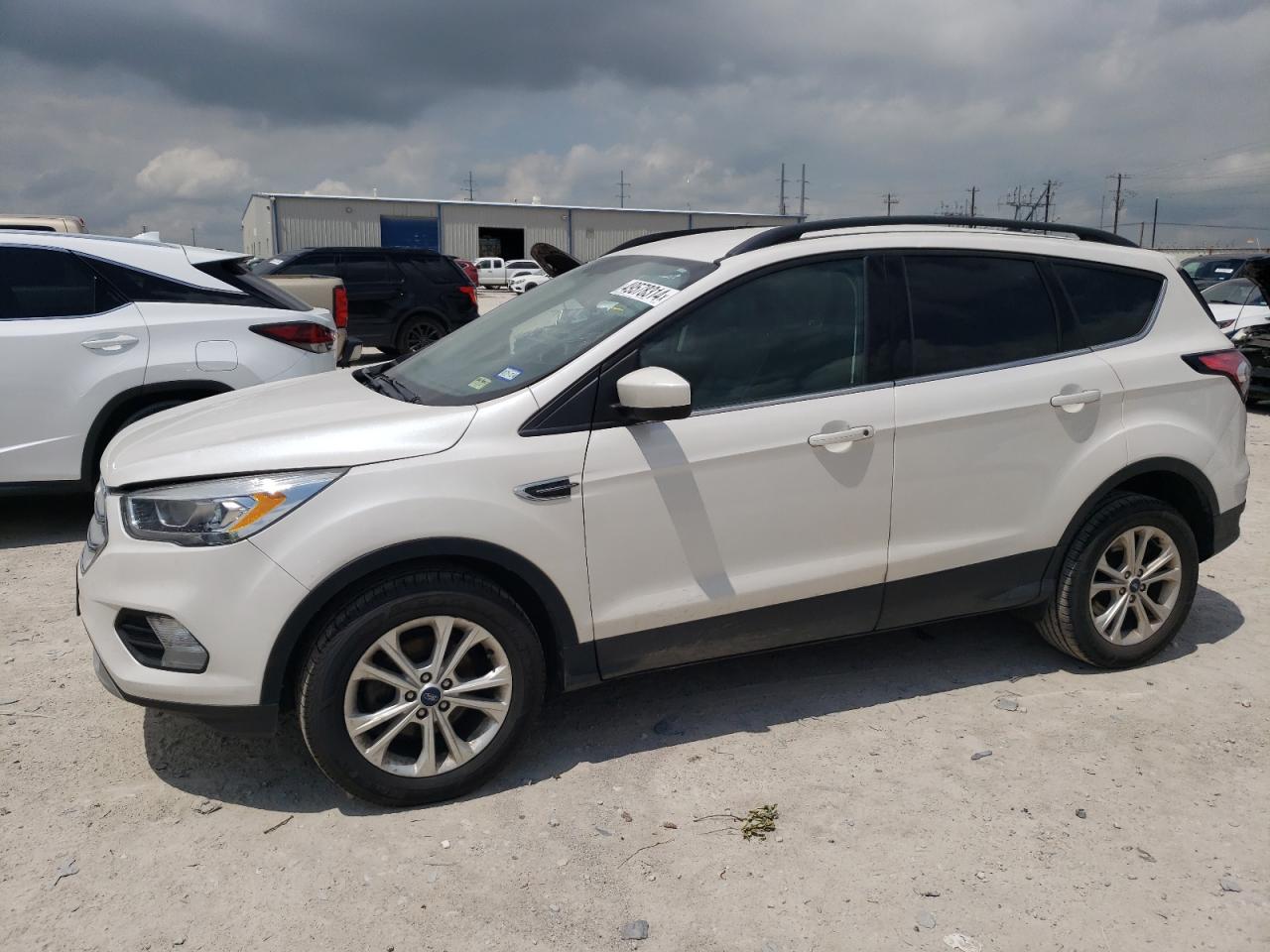 1FMCU0HD1JUD57394 2018 Ford Escape Sel