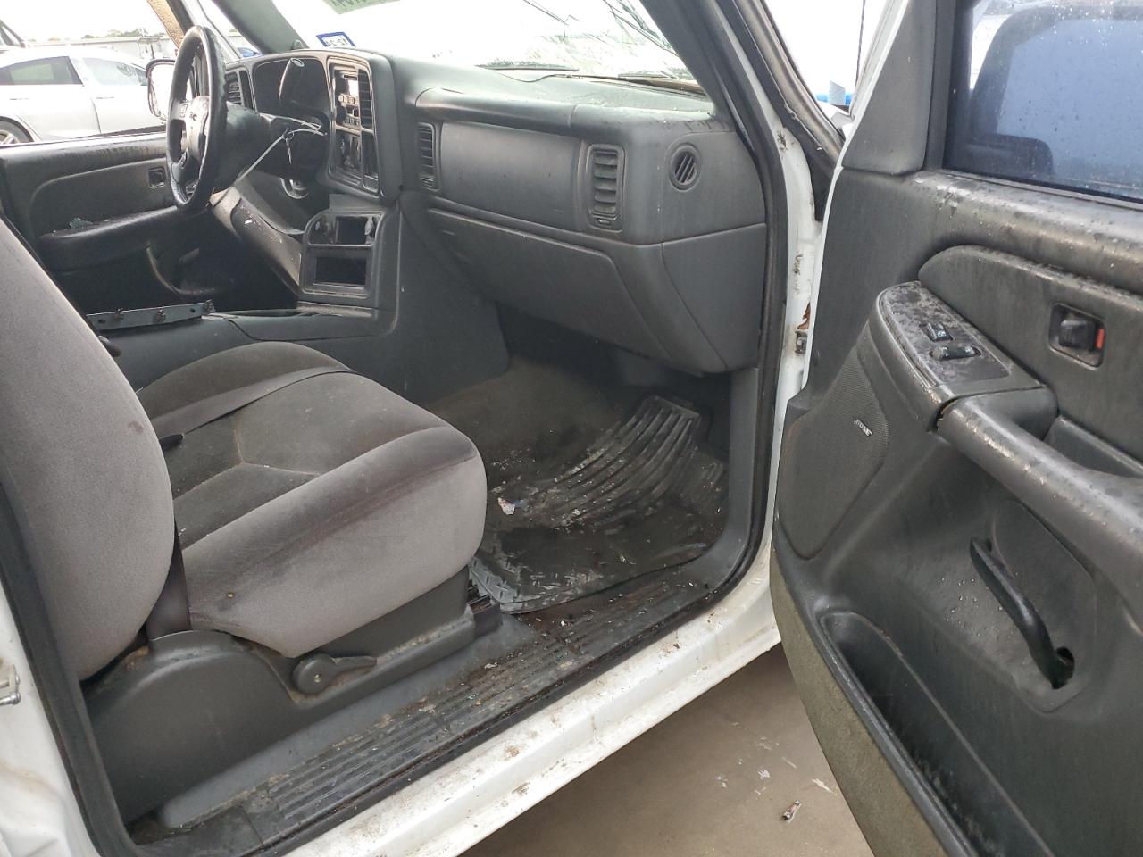 2004 GMC New Sierra C1500 VIN: 2GTEC13T541368418 Lot: 82242774