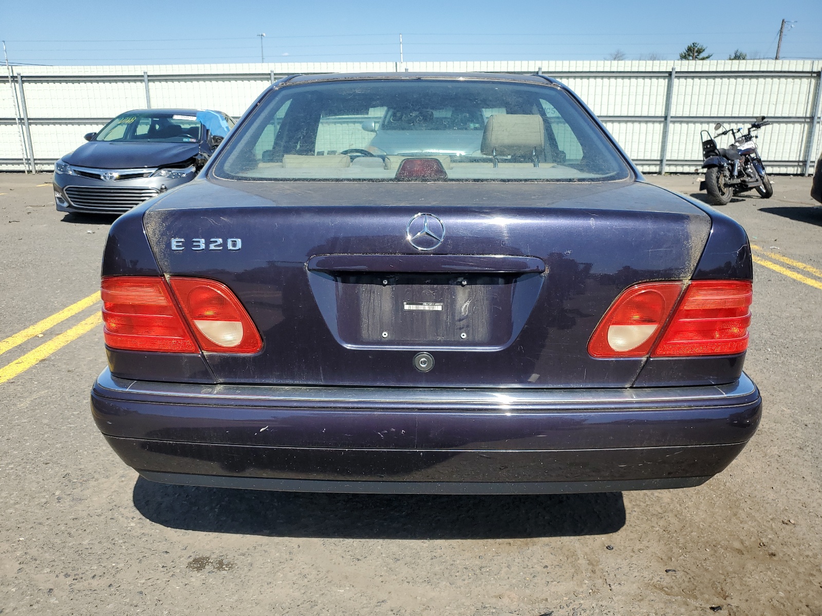 WDBJF55F4TJ020228 1996 Mercedes-Benz E 320