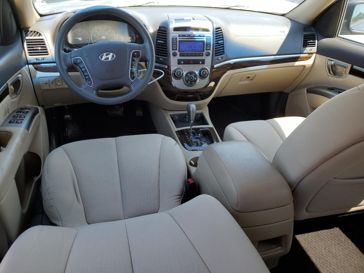 2012 Hyundai Santa Fe - Image 8