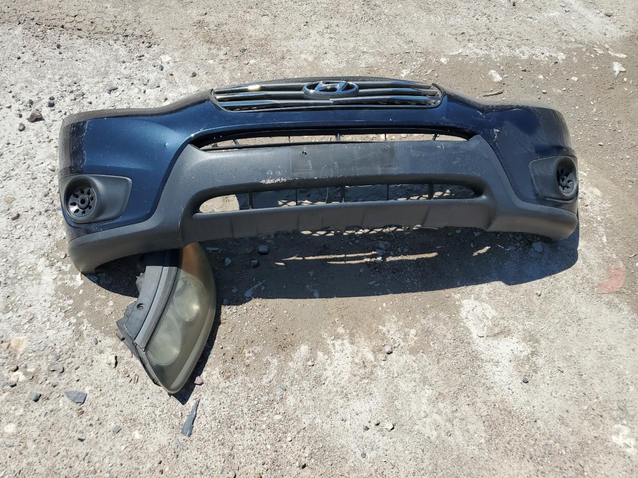 2012 Hyundai Santa Fe - Image 12