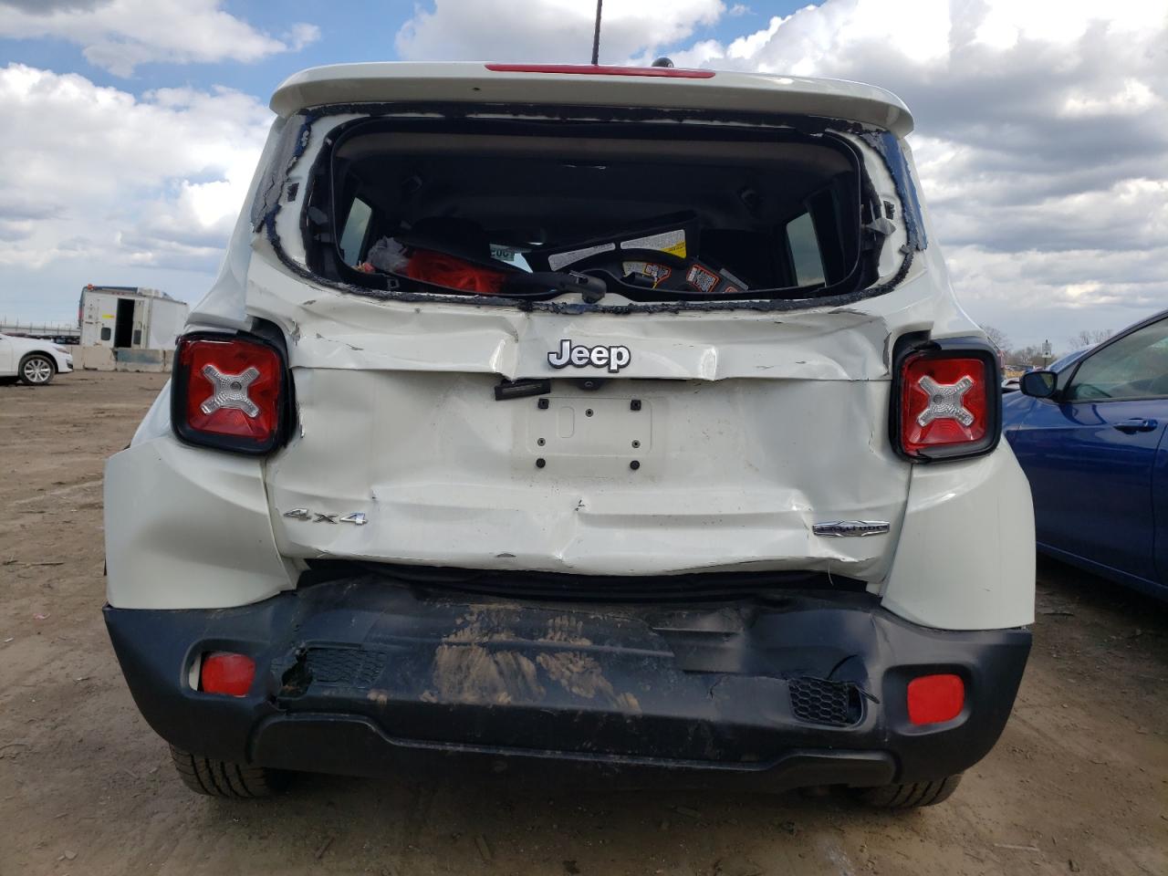2017 Jeep Renegade - Image 6