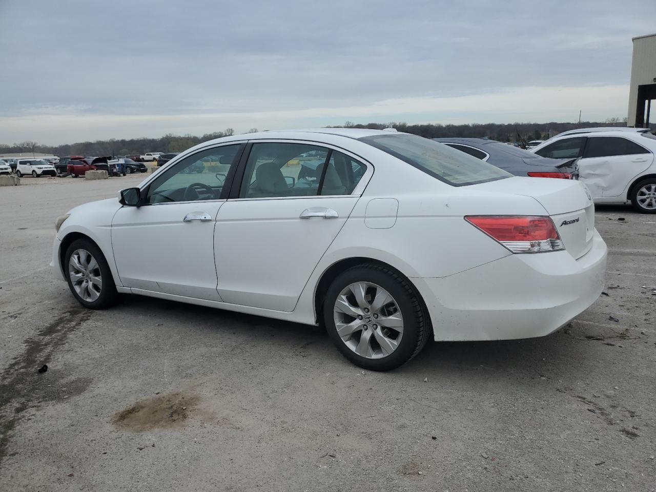 2010 Honda Accord - Image 2
