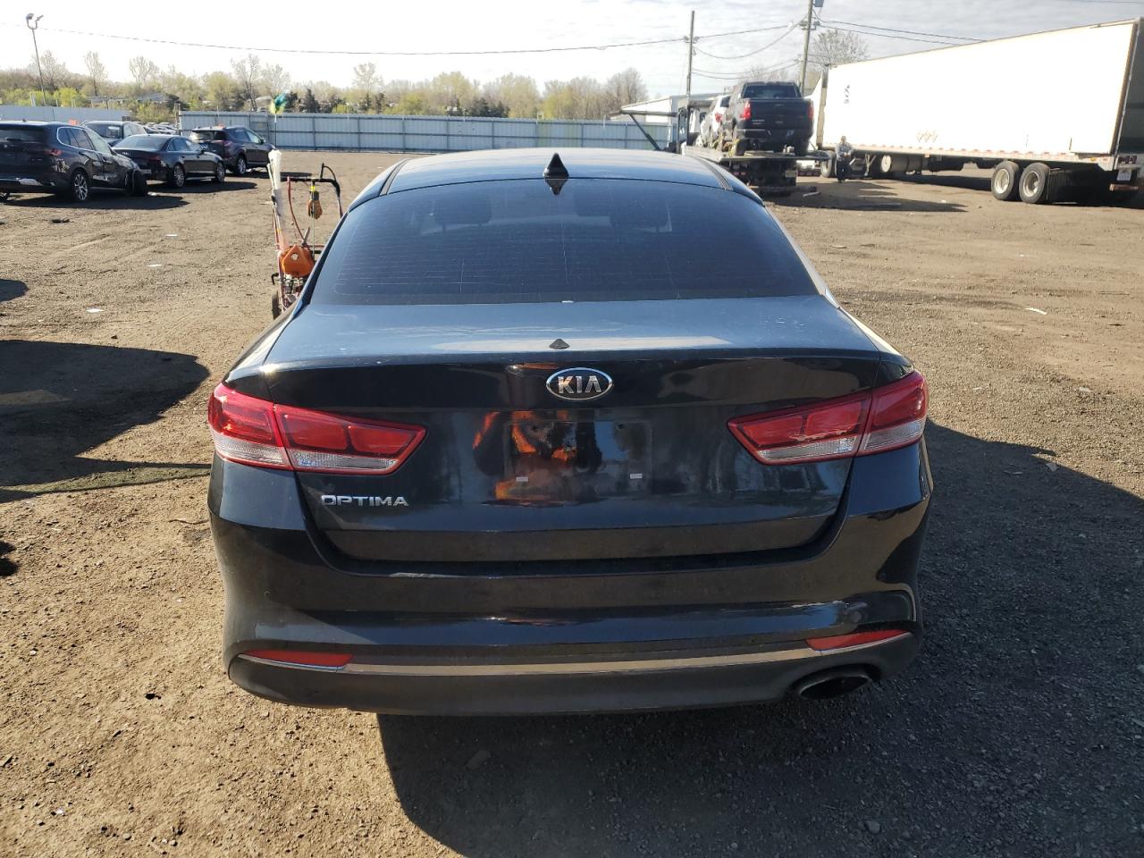 2018 Kia Optima Lx VIN: 5XXGT4L36JG262575 Lot: 52345394