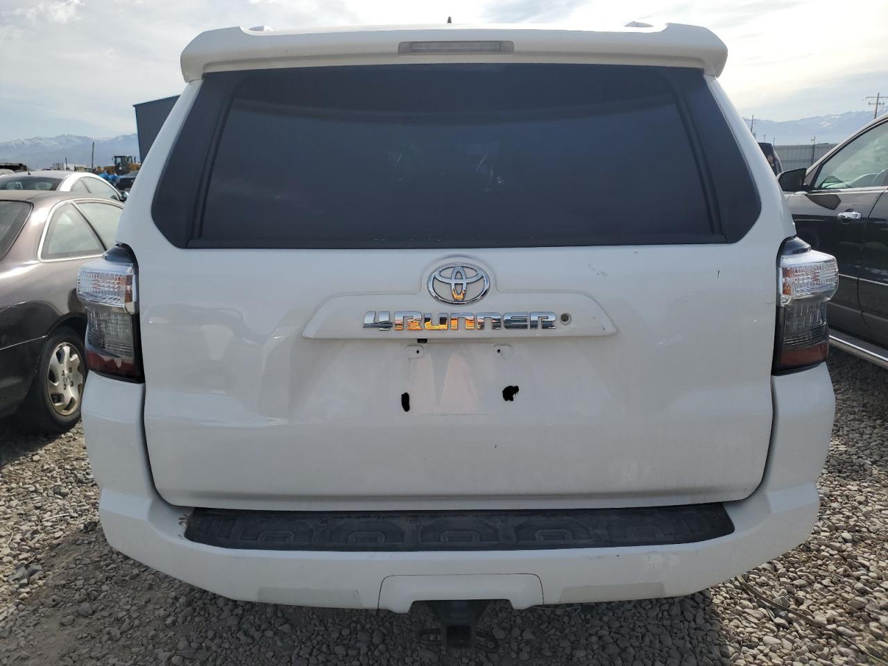 JTEZU5JR5F5105663 2015 Toyota 4Runner Sr5