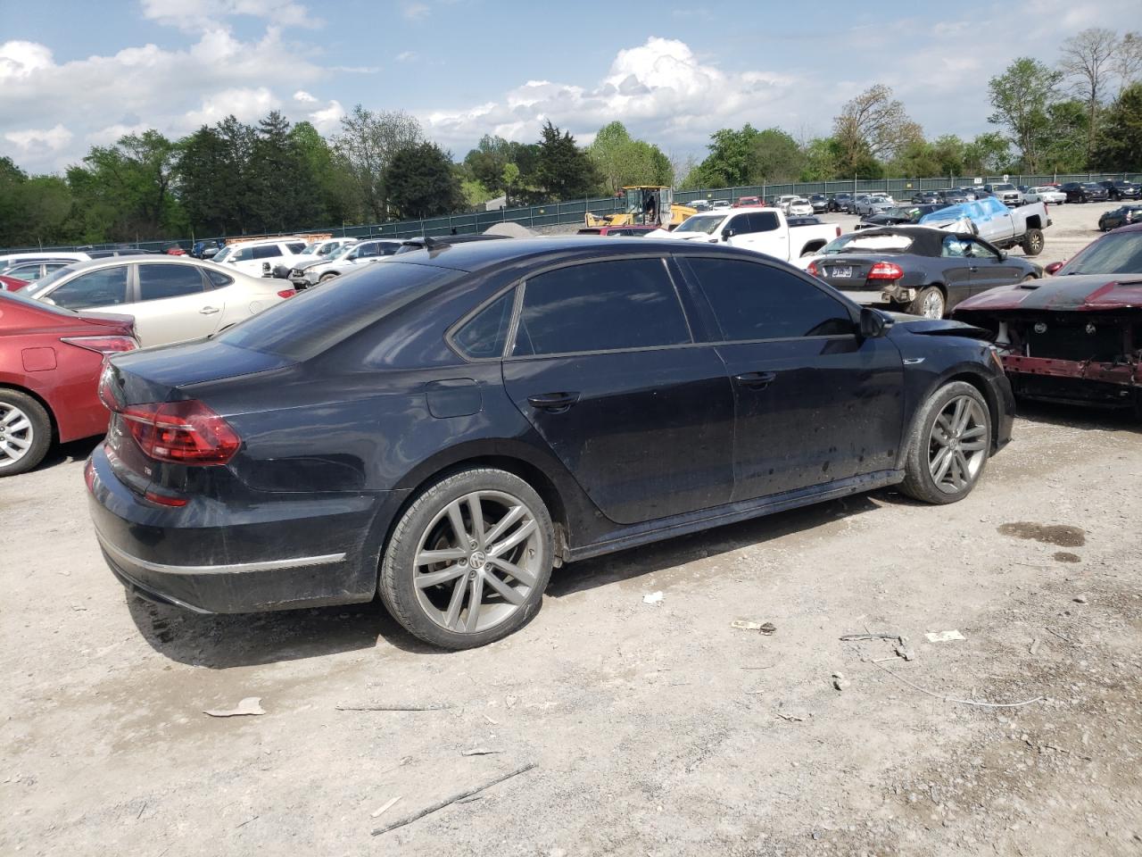 VIN 1VWAA7A30JC021561 2018 VOLKSWAGEN PASSAT no.3