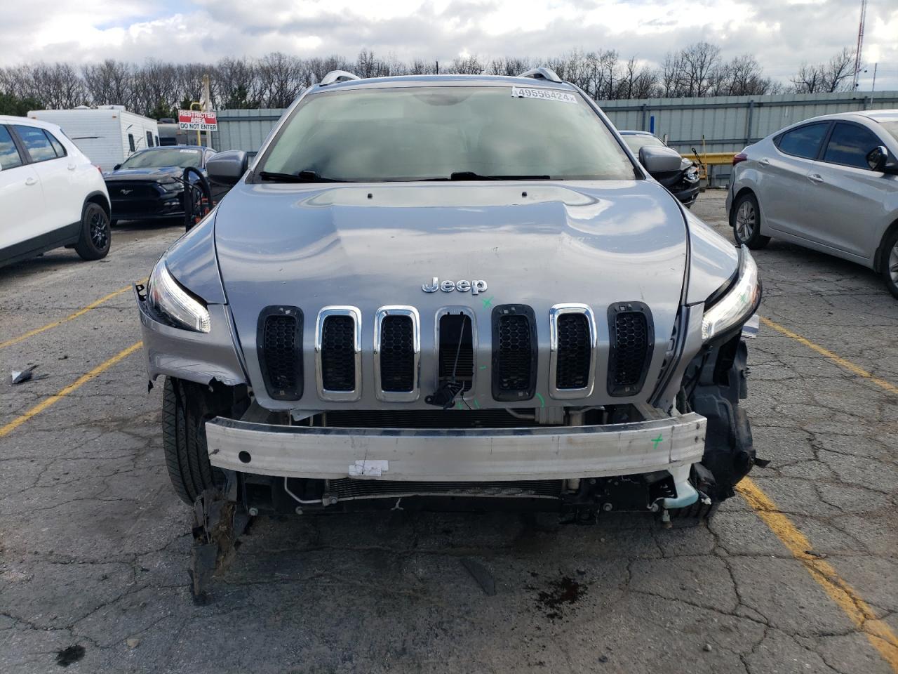 2017 Jeep Cherokee Latitude VIN: 1C4PJMCB4HW631763 Lot: 49556424